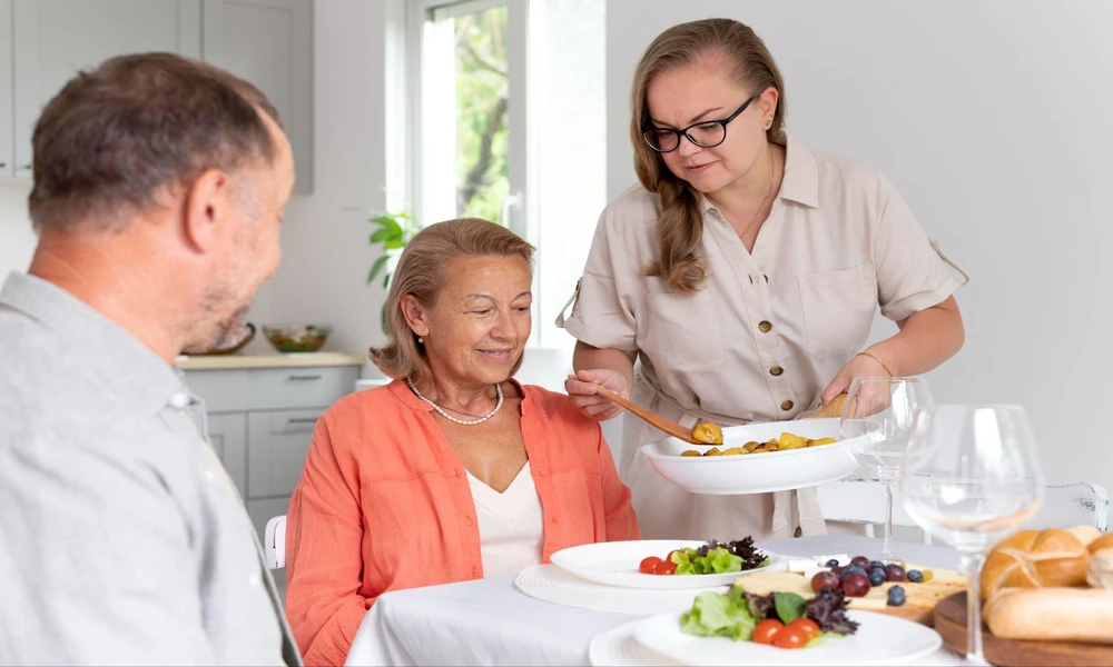 4 Warning Signs of Malnutrition in Older Adults